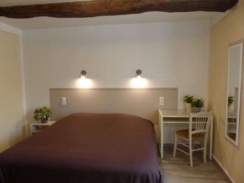 Auberge De Trente Pas Saint-Ferréol-Trente Camera foto
